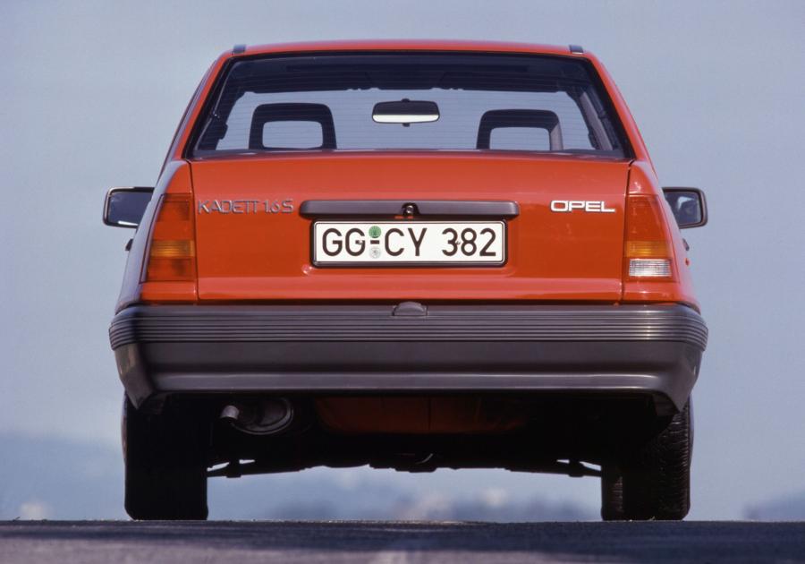  Opel Kadett GL Sedan (E) 1985 года  (фото 25 из 27)